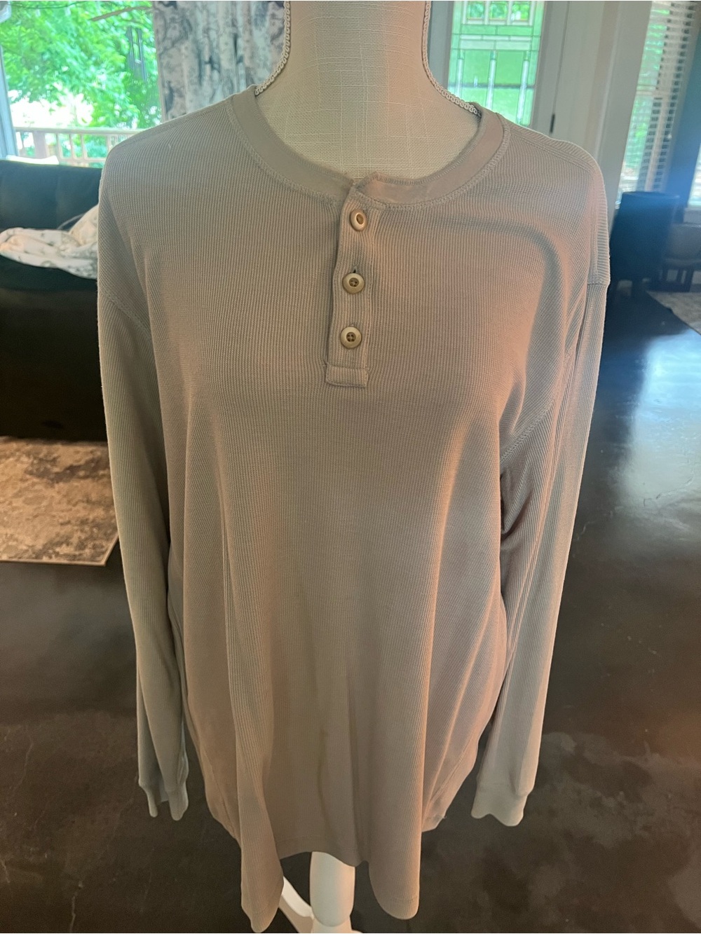 Roundtree & Yorke Men's Long-Sleeve Henley in Taupe